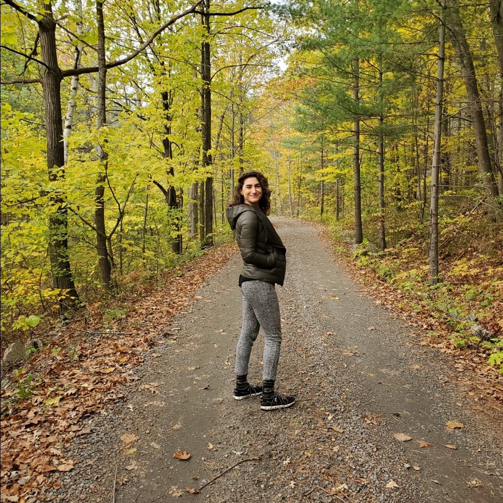 Meet your Posher, Danielle